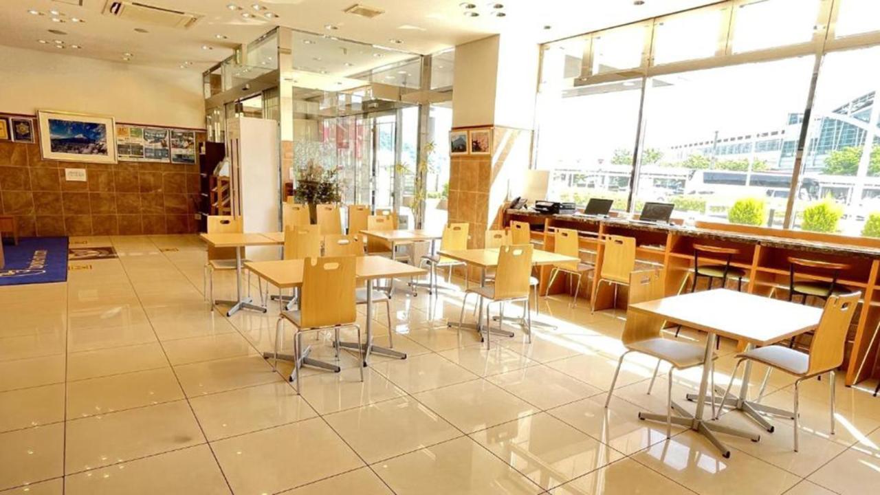 Toyoko Inn Shin-Yatsushiro Ekimae Buitenkant foto