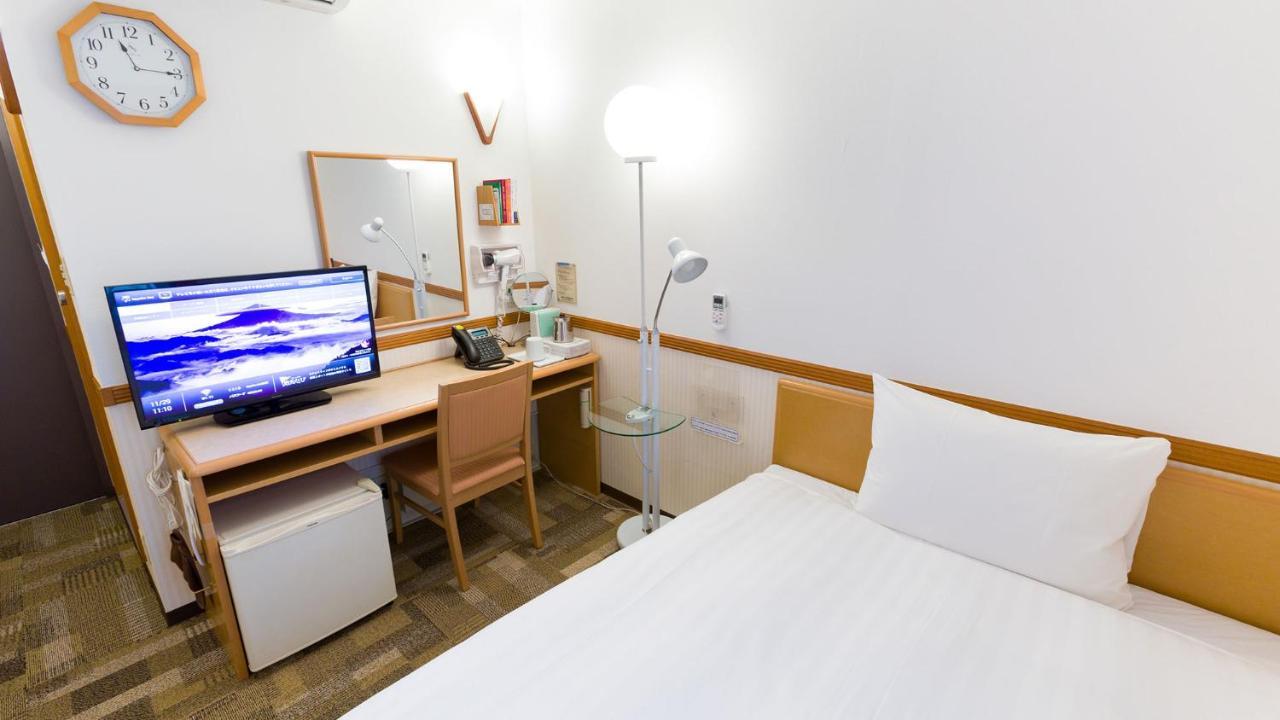 Toyoko Inn Shin-Yatsushiro Ekimae Buitenkant foto